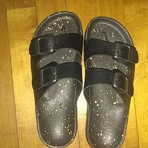 Black sandles